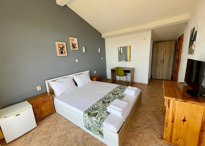 Къща за гости Serenity Hill